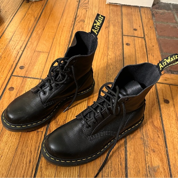 Dr.Martin’s 1460 soft leather lace up boots - Picture 2 of 9